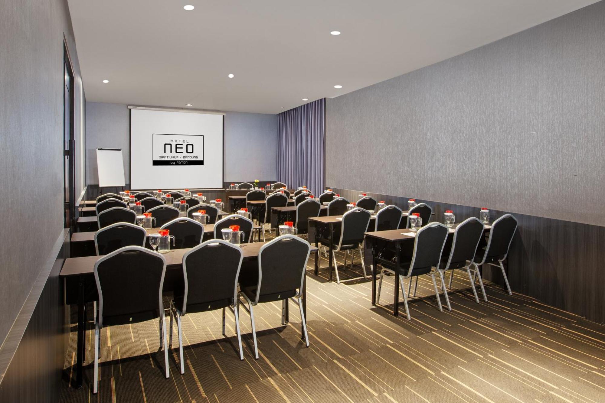 Neo Dipatiukur Bandung By Aston Hotell Exteriör bild