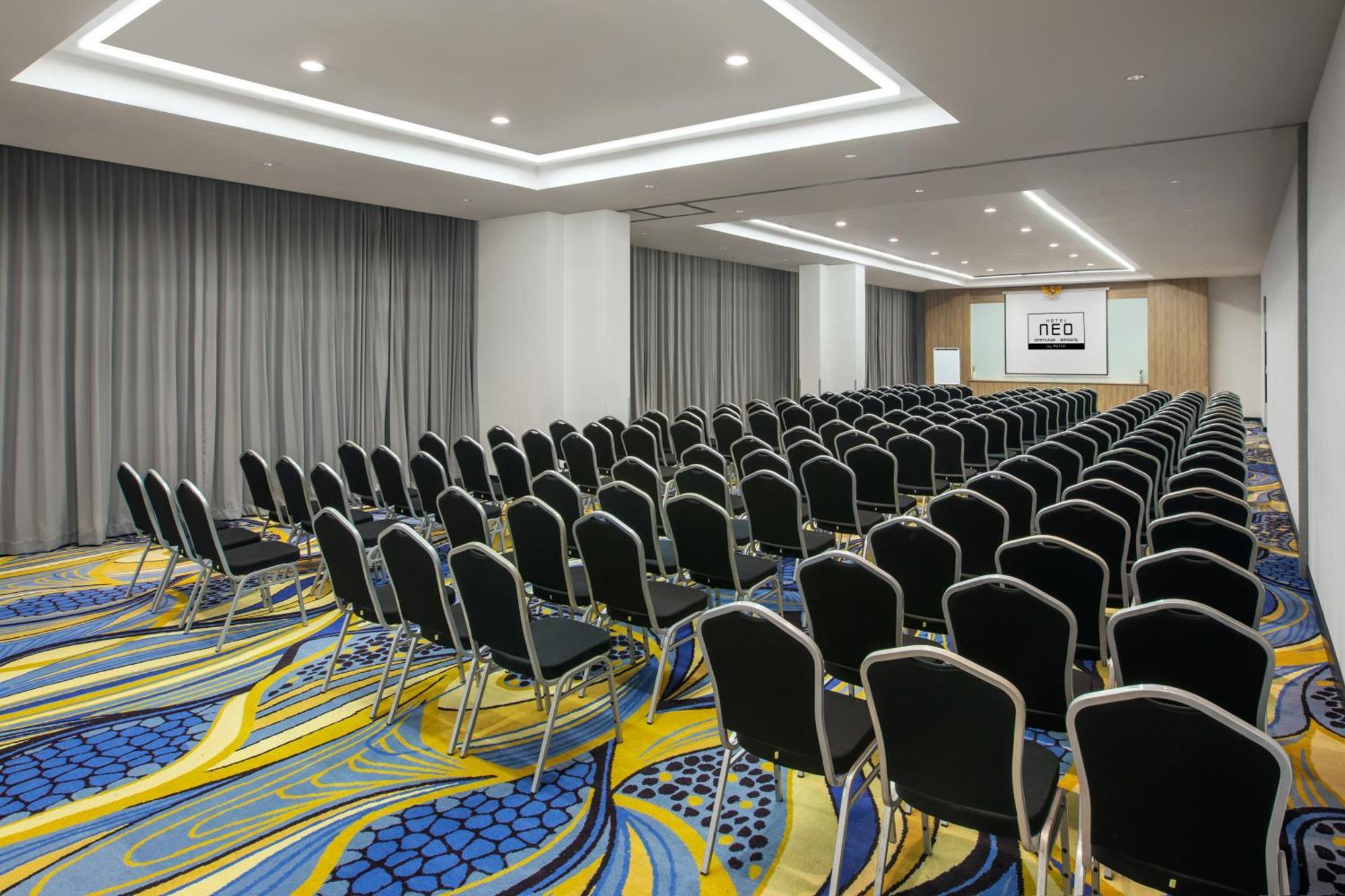 Neo Dipatiukur Bandung By Aston Hotell Exteriör bild